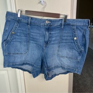 Torrid Denim Jeans Shorts Women’s Plus Size 24